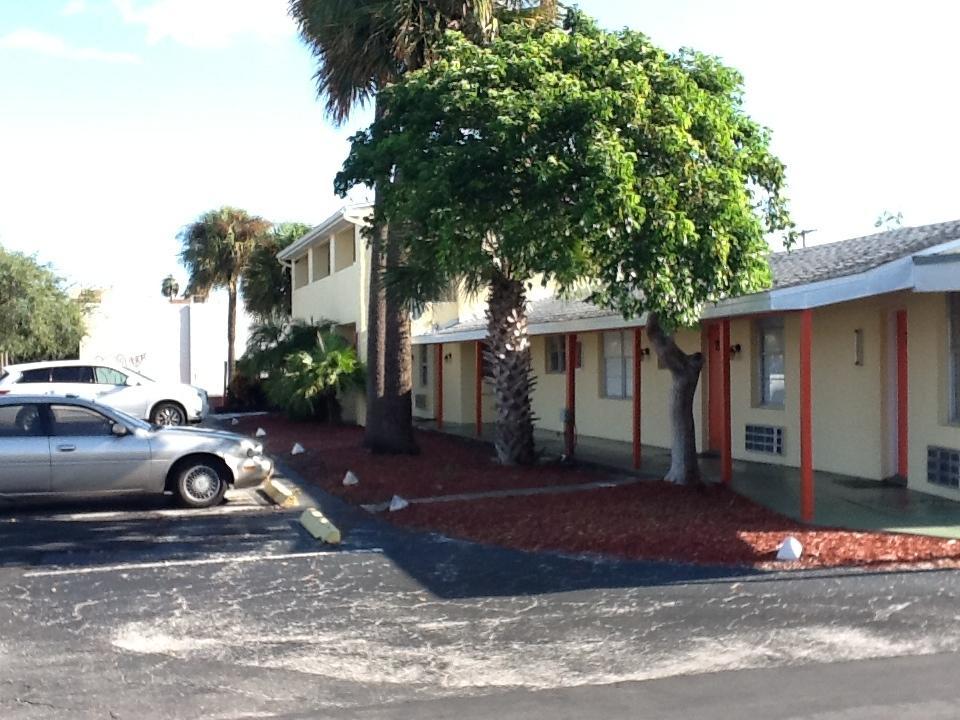 Sunset Inn- Fort Pierce, Fl Buitenkant foto