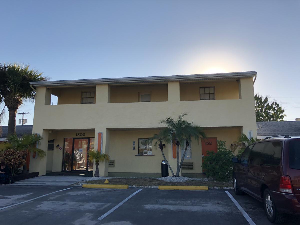 Sunset Inn- Fort Pierce, Fl Buitenkant foto