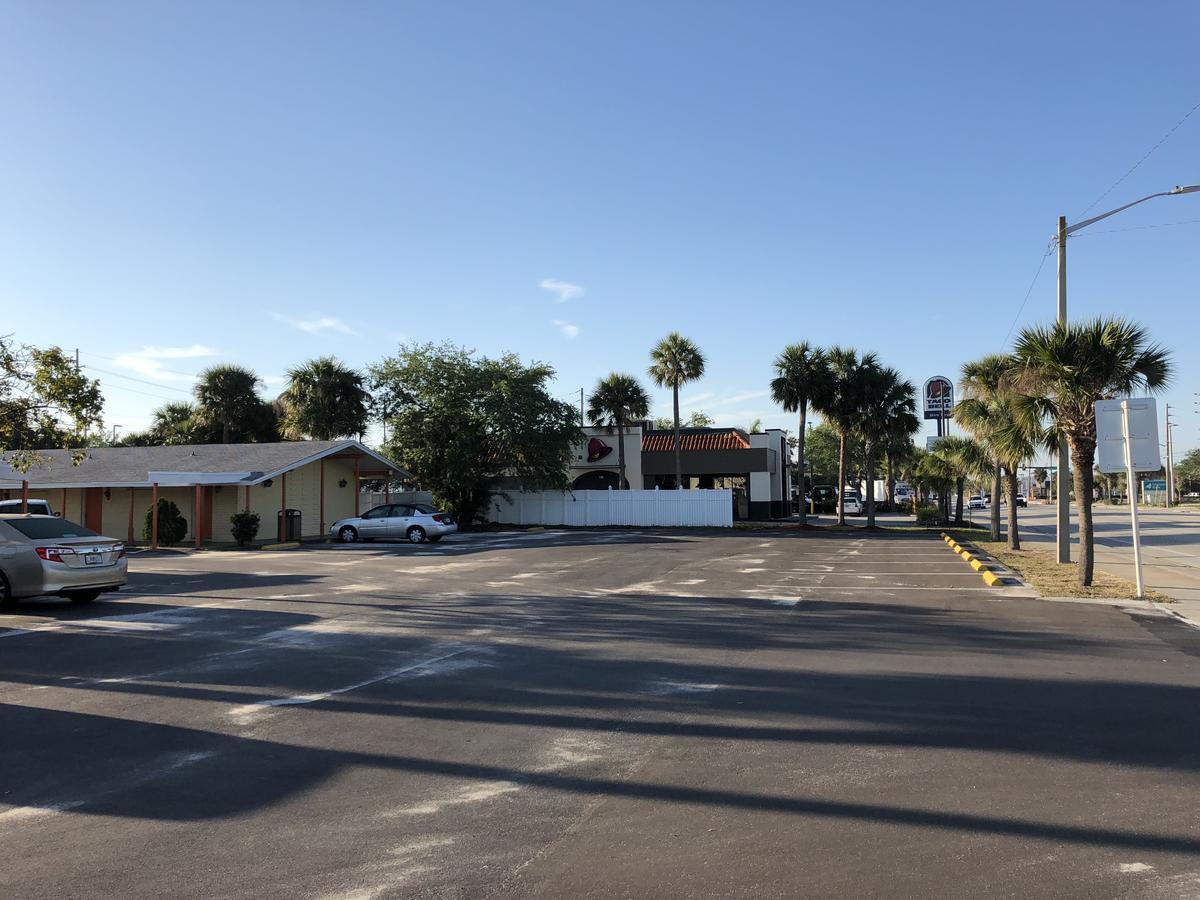 Sunset Inn- Fort Pierce, Fl Buitenkant foto